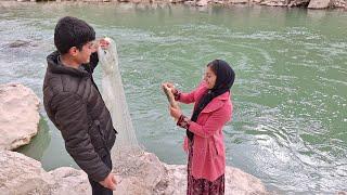 Documentary about Mohammad Walila going to the river for fishing and love