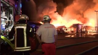 Großfeuer zerstört Einkaufszentrum in Delmenhorst