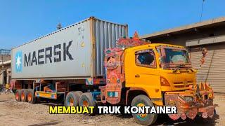 Mekanik Pakistan Sulap Besi Jadi Truk Kontainer Kuat