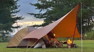 Solo camping in heavy rain! Relaxing with the sound of rain while making a bonfire under a tarp