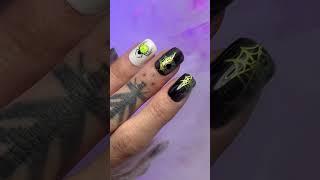 Nailart: "Halloween Cobweb"