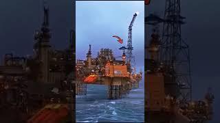 How Much Do Oil Rig Workers Get Paid?