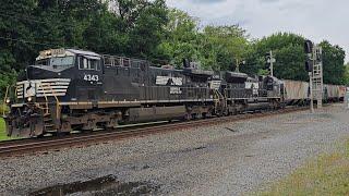 Eastbound 176 car manifest and westbound intermodal trains meet at Lewistown, PA (05/25/2025)