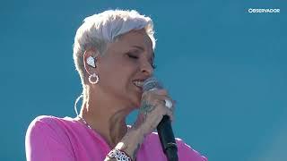 Mariza canta "Foi Deus" no palco do Parque Eduardo VII e Papa Francisco aplaude