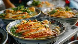 Discover the Irresistible Taste of Chicken and Beef Noodle Soup only in Vietnam - Street Food 2024