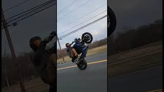 Suzuki GSXS-750 wheelies yes it does! First ride of the year gsxs 750 gsx s