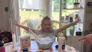 Make mermaid foam with Evie!!