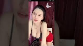 Bigo live cewek mulus goyang pascol sambil mendesah kelihatan belahannya