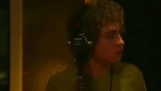 Greta Van Fleet - Talk on street (live)