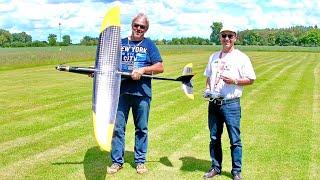 STUNNING !! OVER 400 KMH EXTREME RC SPEED WITH ELECTRIC MODEL HJK MONSTER 1.1 / FLIGHT DEMONSTRATION