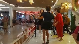 Pluit Village Mall, Live Musik Mandarin, Josephine & Steven