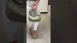 Bottega Veneta teen Jodie in the color travertine 