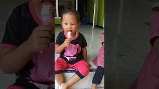 agisna sama Adilah makan es krim#shots