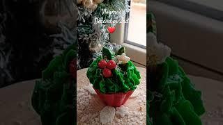 Christmas Cupcake - Dessert Candle #christmas #snow #merrychristmas #candle #DIY #green #red