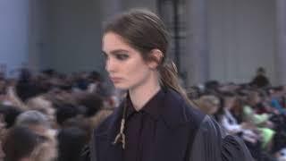 Max Mara autunno inverno 2020: il fashion show