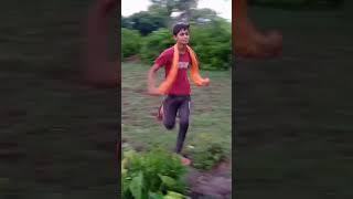 My dihati friend kha raha hai kurkure
