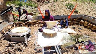 The support of a kind photographer: and the art of nomadic mother in baking bread and everyday work