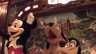 Leo, Micky, Goofy and Pluto sing!!