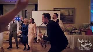 Заказать саксофониста на праздник, свадьбу и юбилей в Москве - саксофонист на встречу гостей 8 марта