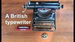 Old Typewriter Super Model 19 Bar-Lock (1939) from England
