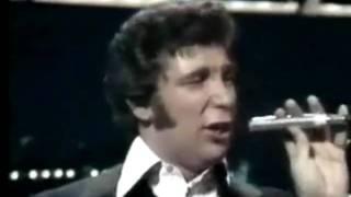 Tom Jones - You'll Never Walk Alone