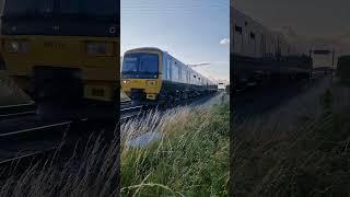 Double crossing at Pirton level crossing (GWR+ CrossCountry) #railway #train #railroad