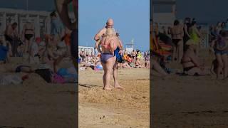 УЖАС НА ПЛЯЖЕ ТВОРИТСЯ... #краснодарскийкрай #море #отдыхванапе