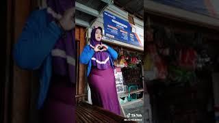 VIRAL ll Yang suka tante montok nih