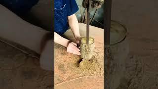 How to-Build a round wood split along the ink line with a sharp wire saw easily #shorts