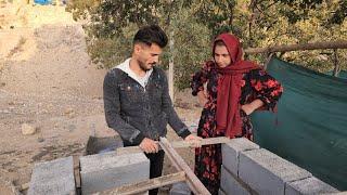 Nomadic Life: Building a Dog House: Family and Friends Help Charming Nomadic Couple