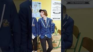 С НИМ ей будет лучше…  #школа #глазамишкольника #шгш #любовь #змея #прикол #рептилии #животные