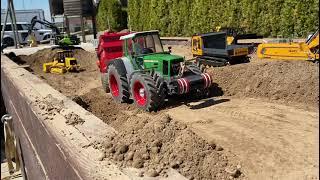 RC Favorit Fendt 926 1:14 mit Krampe Tridem Anhänger (RC Traktor, Funktionsmodellbau)