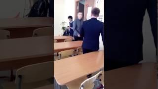 Скрытая камера в школе!