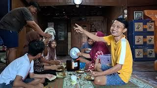 Rame-rame makan bersama anak mantu cucu