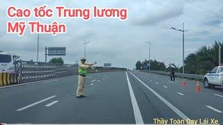 Cao tốc Trung Lương Mỹ Thuận đầy bất ổn nên các bác tài chú ý.Bổ túc nâng cao kỹ năng lái xe an toàn