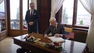 President Bill Clinton with Prime Minister Petr Fiala
