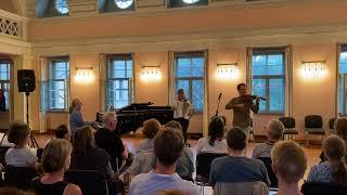 Mark Kovnatskiy plays his "Dveykus Nign" at the festival Yiddish Summer Weimar-2022