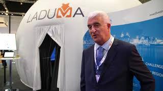 Chairman of International Business Festival Max Steinberg reacts to Laduma's VR dome