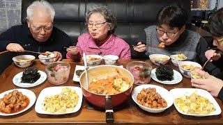 Mom's Home Cooking is the Best! Pork Kimchi Stew (Stir-fried Tofu, Egg, Stir-fried Fish Cake) Recipe