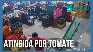 Polícia identifica homem que jogou tomate em repórter da Record TV