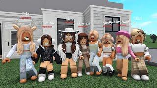 Peachyylexi Live Stream | BLOXBURG BUILDING, MEETING FANS! *GIVEAWAY AND Q&A!* Bloxburg Live Stream