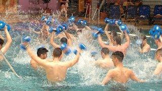 Fußballer beim Aquatraining