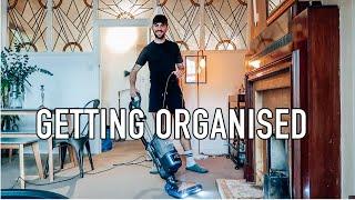 GET ORGANISED WITH ME | TAKING DOWN THE TREE AND CLEANING VLOG