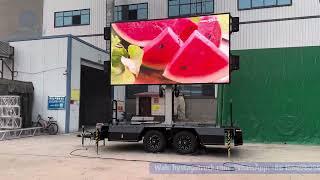 Outdoor waterproof mobile LED display trailer with hydraulic lift and 360° rotation