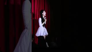 莹莹：老登还是老登，油的我都说不出来话#混幽默圈的莹莹 #波波笑剧场 #演出现场 #观众互动  #搞笑 #高能段子手#脱口秀