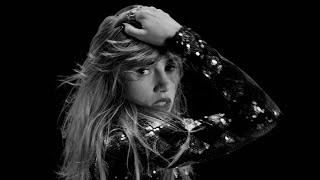 Suki Waterhouse - To Love (OFFICIAL VIDEO)