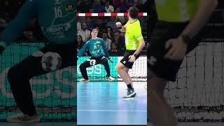 Is Hallgrimsson one of the best keeper in the world? #handball #goalkeeper #ehfcl