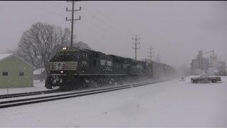 Heavy Snow Fall and Winter Trains on the Norfolk Southern Harrisburg Line