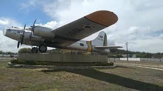 B-17 Flying Fortress avião bombardeiro quadrimotor