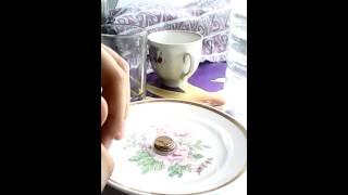 Как залить воду в стакан с помощью спичек